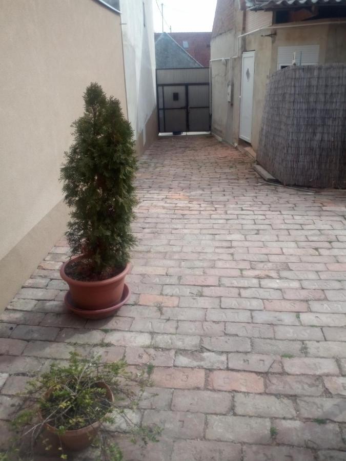 Start Apartmanok Pécs Exterior foto