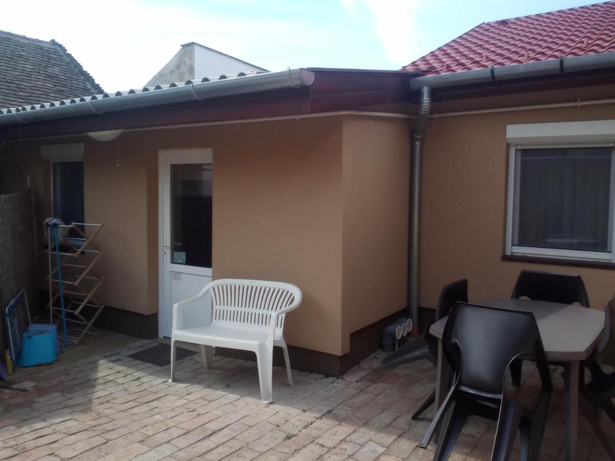 Start Apartmanok Pécs Exterior foto