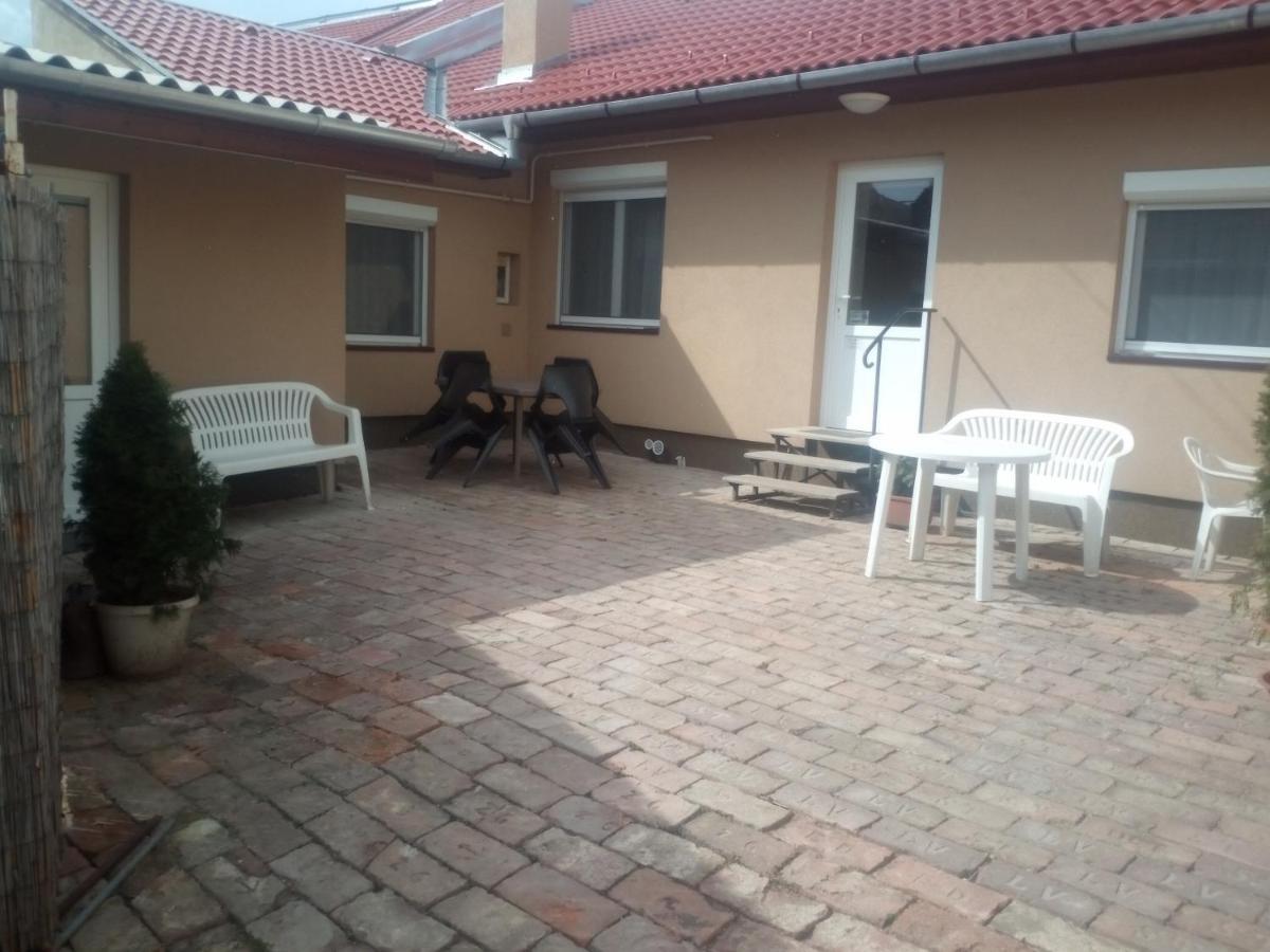 Start Apartmanok Pécs Exterior foto