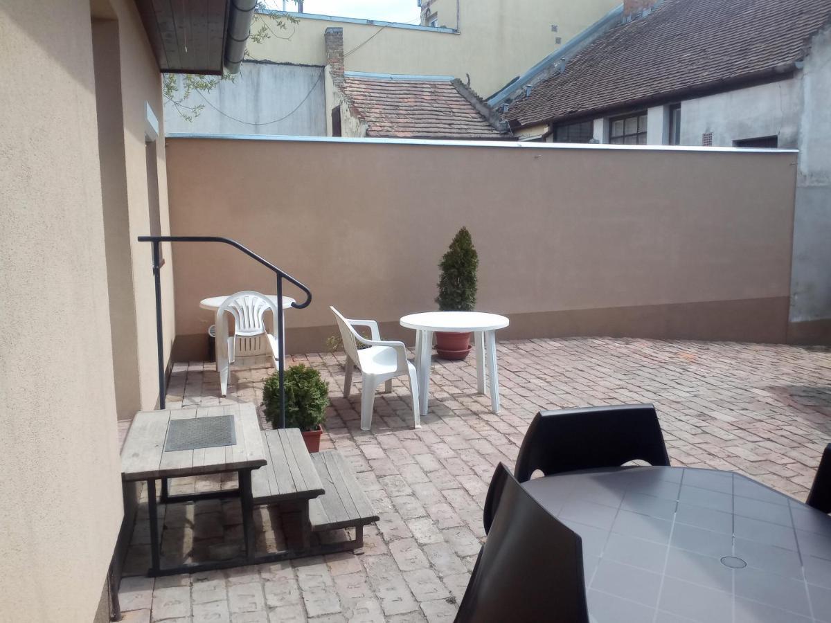 Start Apartmanok Pécs Exterior foto