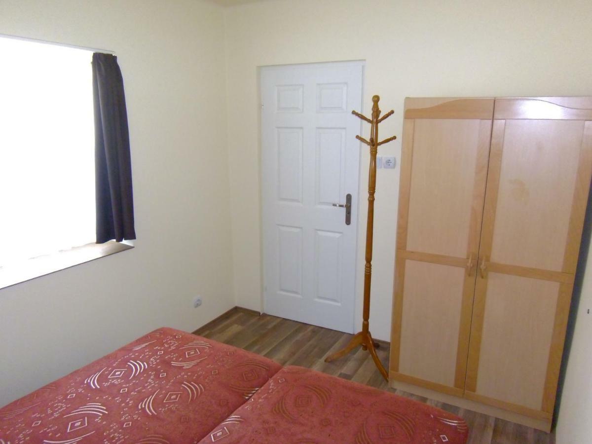 Start Apartmanok Pécs Exterior foto